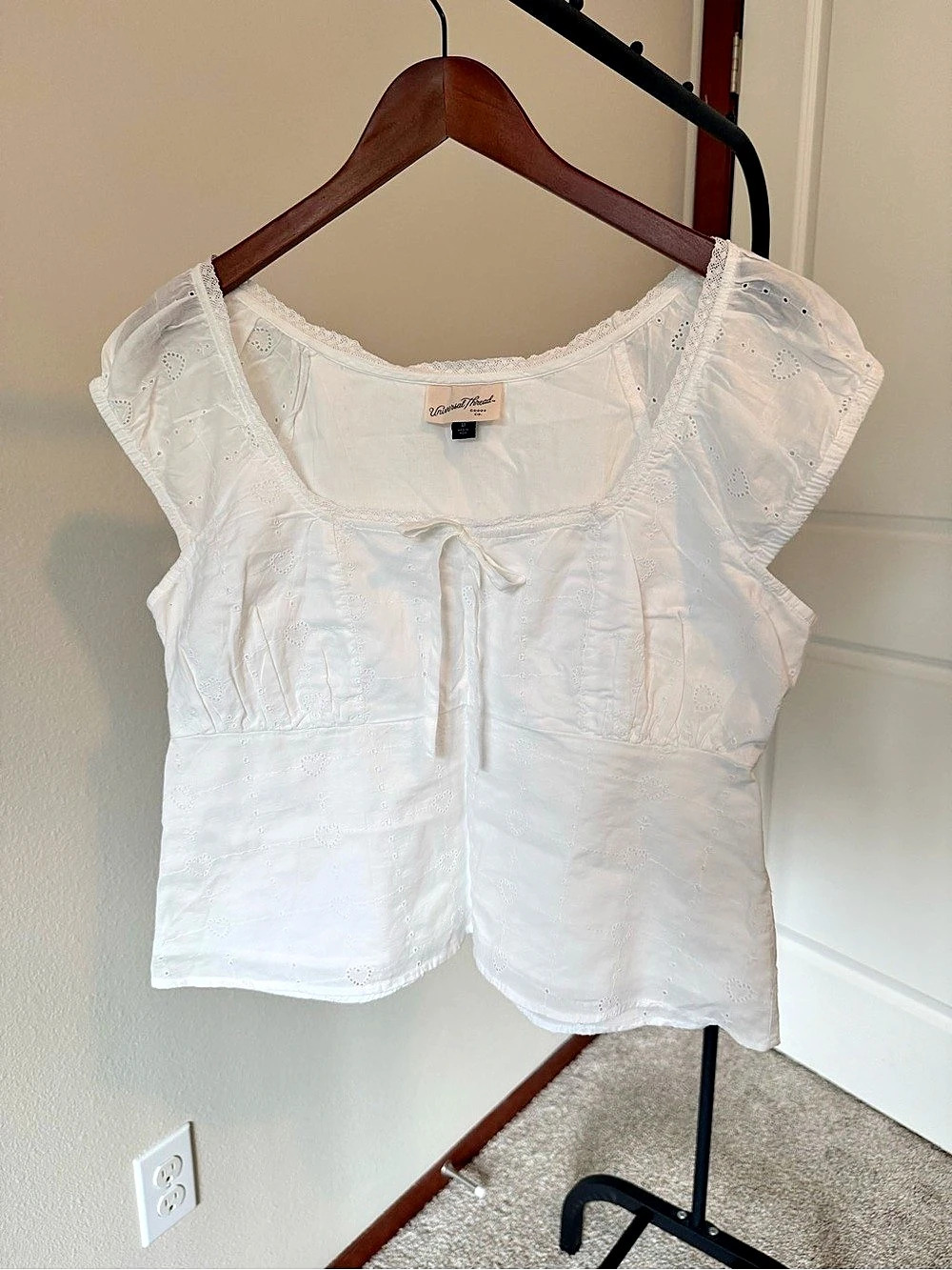 Universal Thread Eyelet Embroidered White Babydoll Blouse Size Medium